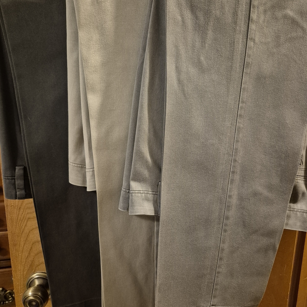 Dockers Men's Gray and Tan Chinos